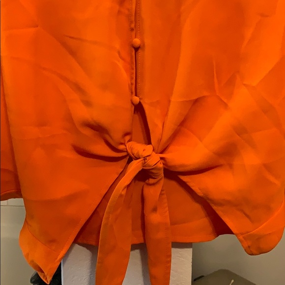 Mid sleeve lose fitting button down cropped top - Picture 3 of 3